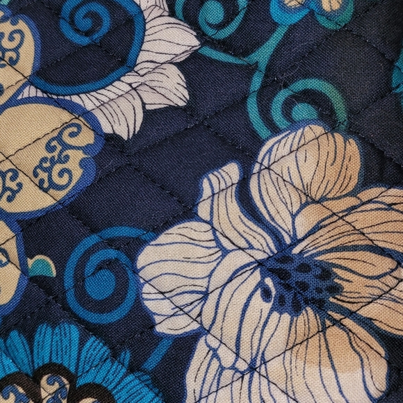 VB Crossbody Bag w/ matching Trifold Wallet - Mod Blue Floral Pattern Retired - Picture 4 of 9